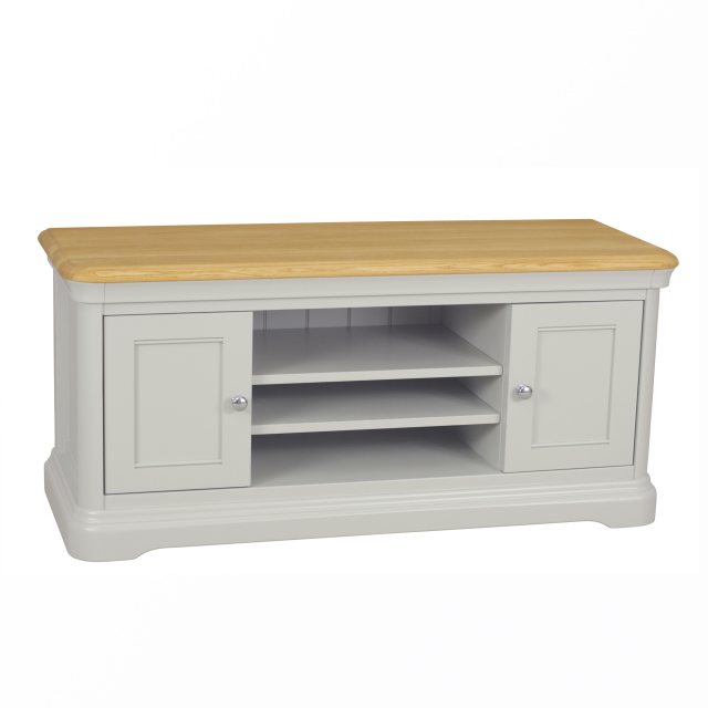 The Cromwell wide TV unit is beautifully crafted combining natural oak and a painted finish.